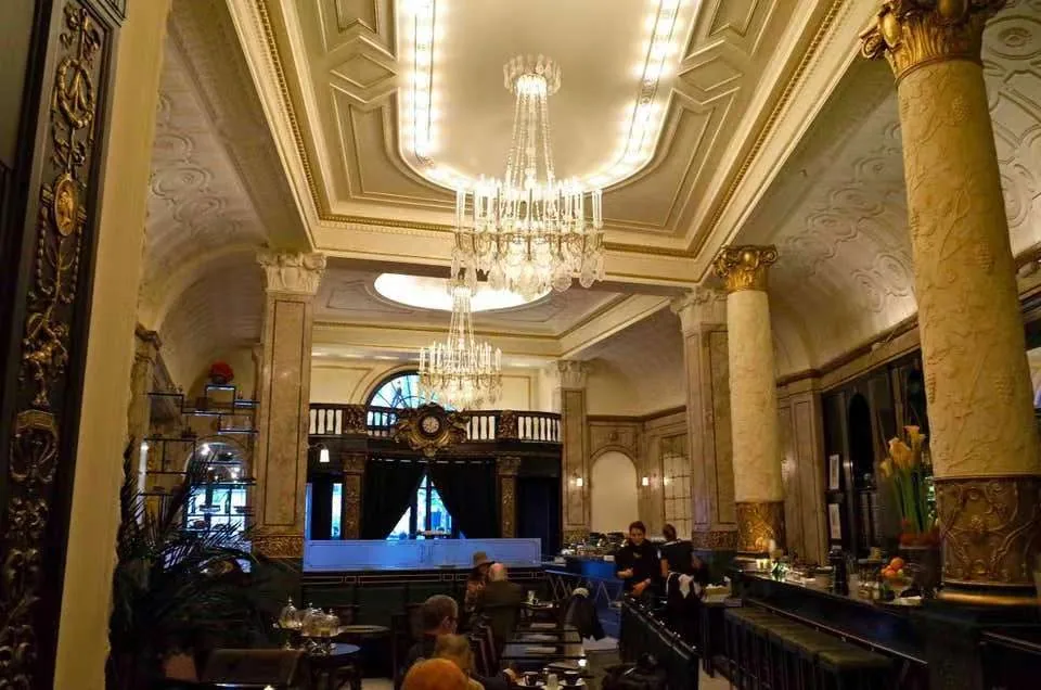 Hotel bar