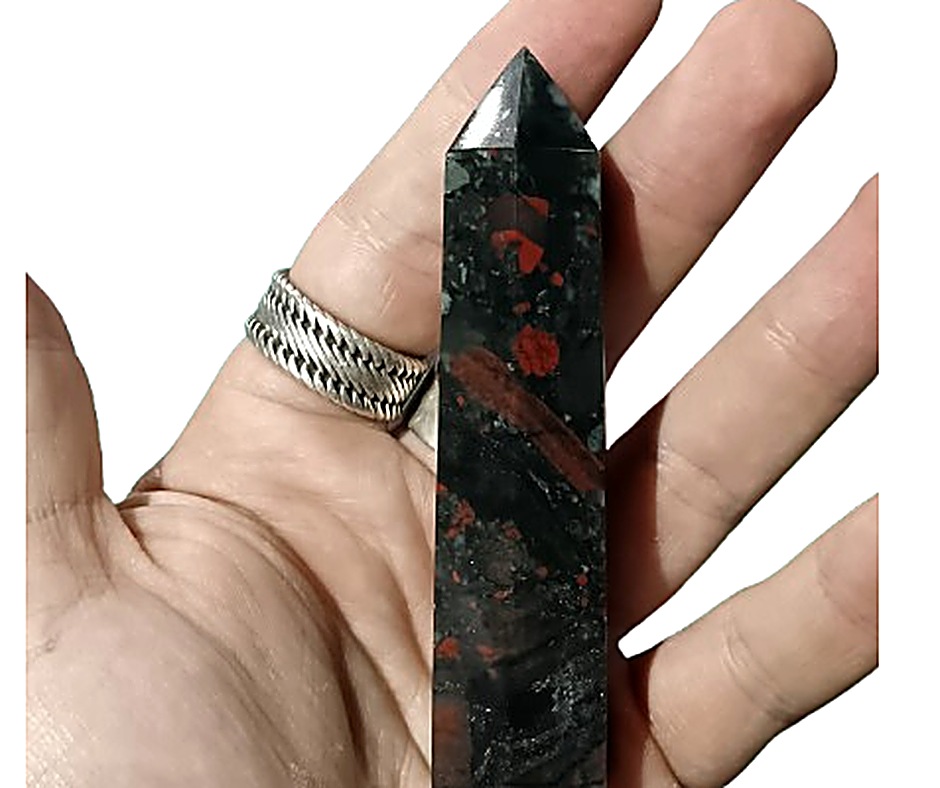 70g Small crystal towers · Bloodstone