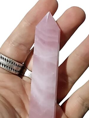 70g Small crystal towers · Rose quartz