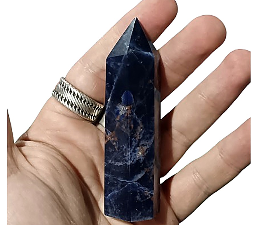 70g Small crystal towers · Sodalite