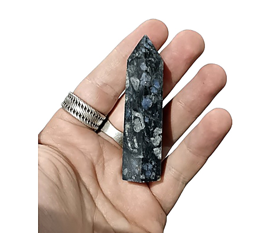 70g Small crystal towers · Astrophyllite