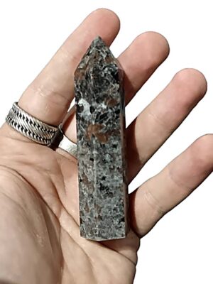 70g Small crystal towers · Yooperlite