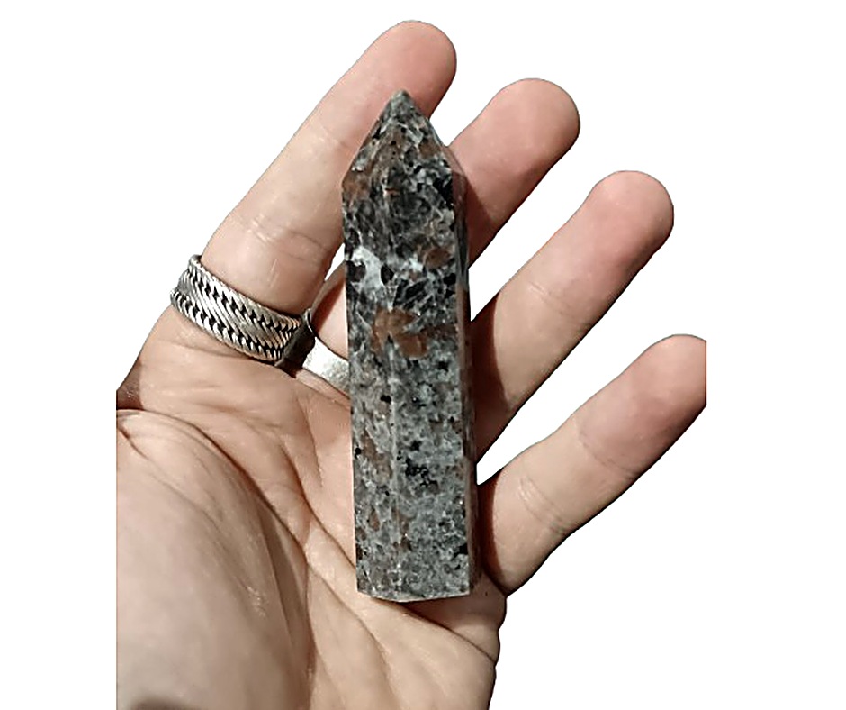 70g Small crystal towers · Yooperlite