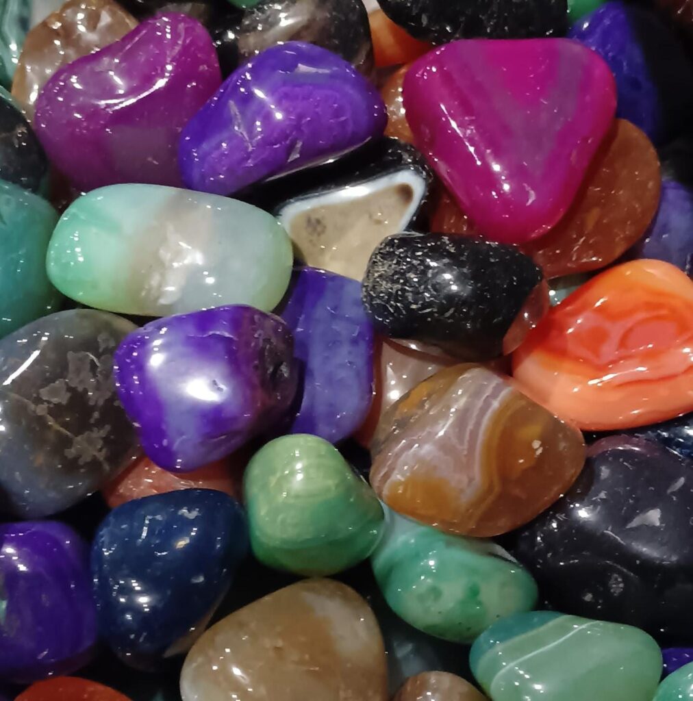 Dyed Agate tumblestones
