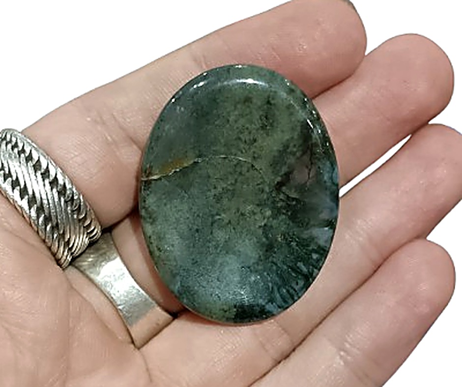 Oval Crystal Palmstone · Moss agate