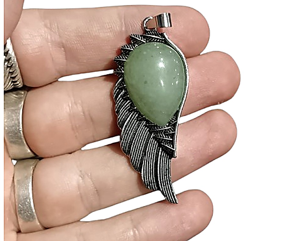 Metal wing pendant · Aventurine