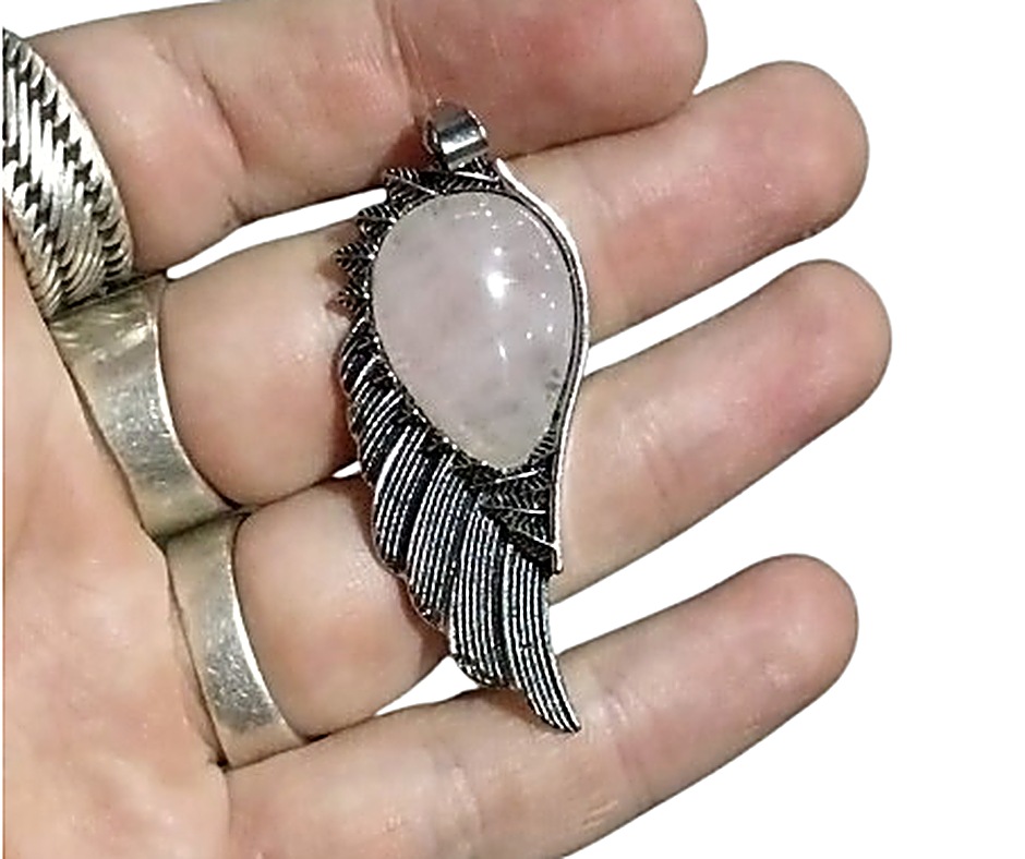 Metal wing pendant · Rose Quartz