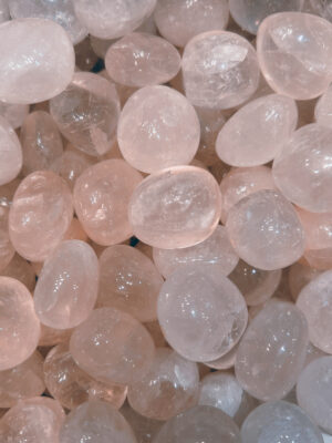 Rose quartz tumblestone