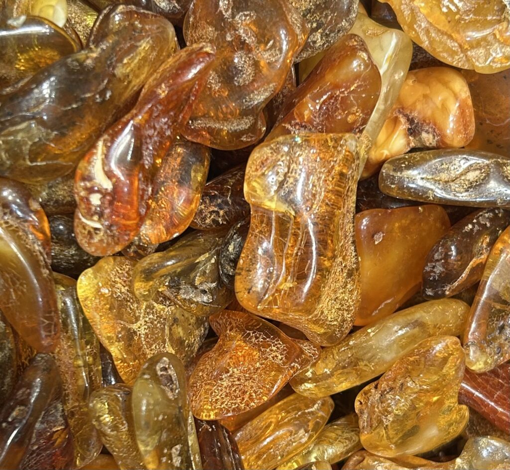 Amber tumblestones