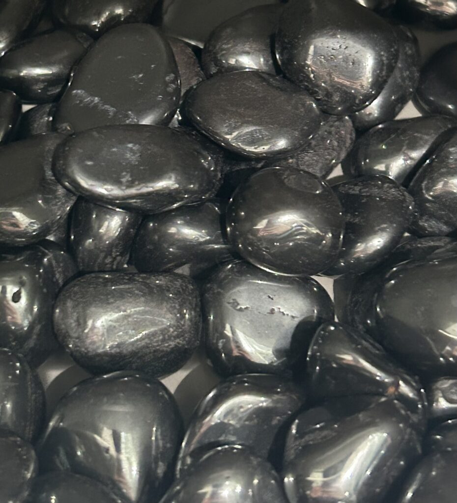 Hematite tumblestones