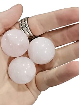 Small Crystal Sphere, 3cm · Rose quartz