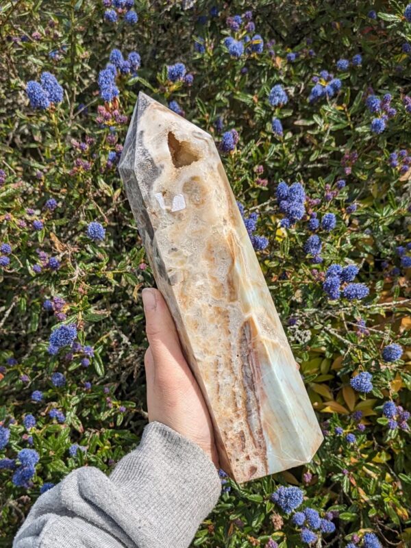 XL Caribbean Calcite Tower