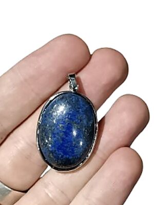 Oval Crystal Pendant · Lapis lazuli