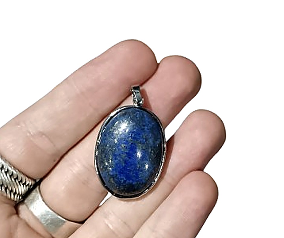 Oval Crystal Pendant · Lapis lazuli