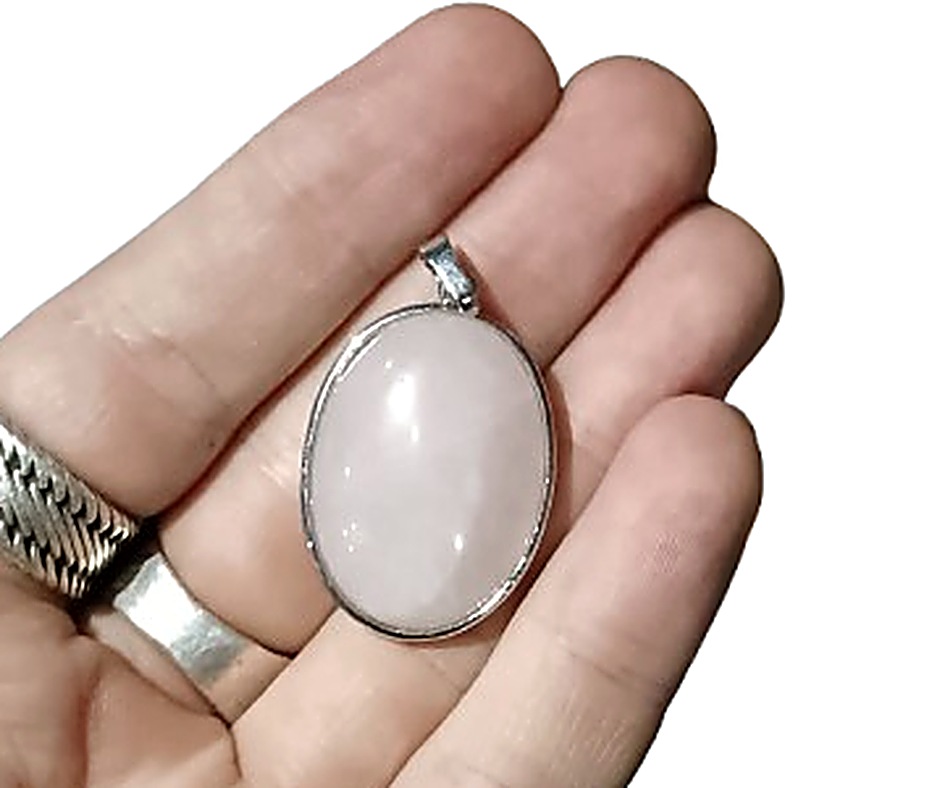 Oval Crystal Pendant · Rose quartz